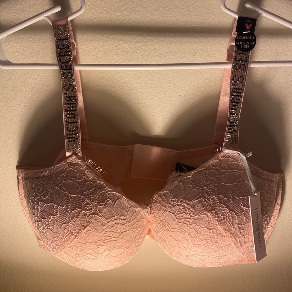 Victoria Secret Bombshell Push Up Bra 38DD NEW W/Tags